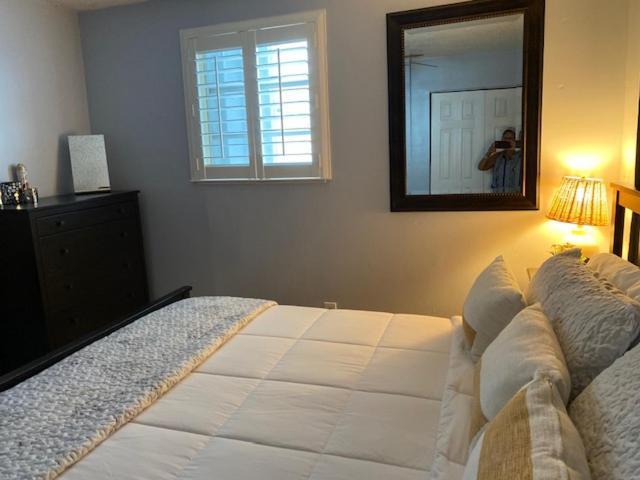 Modern 2/1 Apt Near Midtown And Beaches Miami Kültér fotó