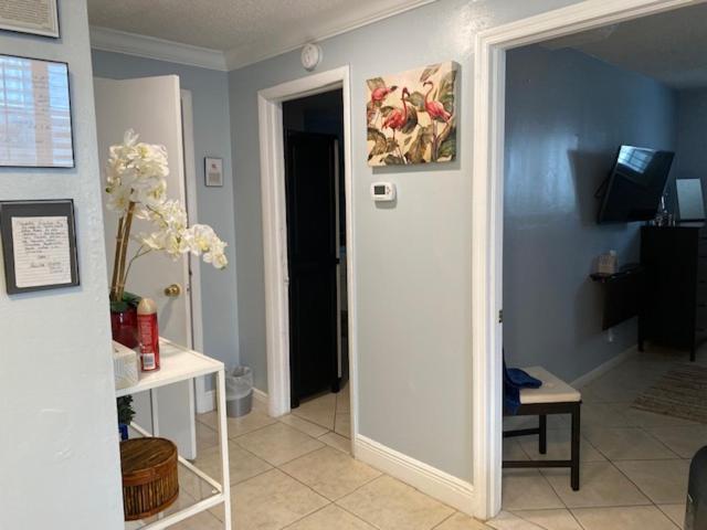 Modern 2/1 Apt Near Midtown And Beaches Miami Kültér fotó