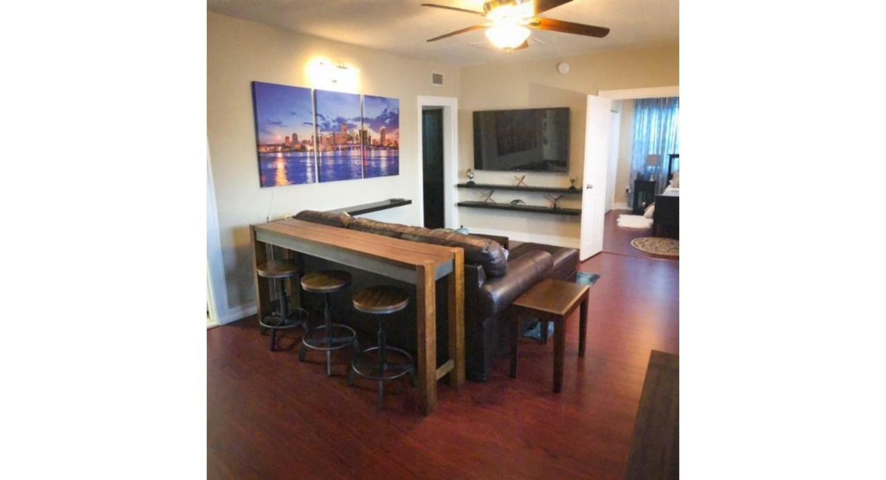 Modern 2/1 Apt Near Midtown And Beaches Miami Kültér fotó