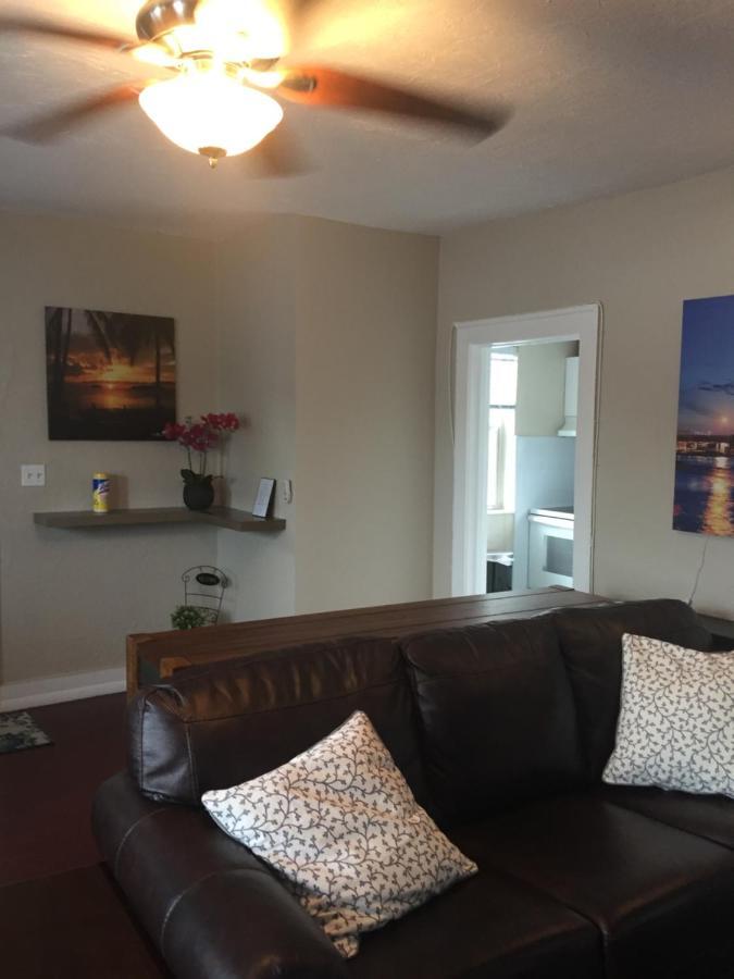 Modern 2/1 Apt Near Midtown And Beaches Miami Kültér fotó
